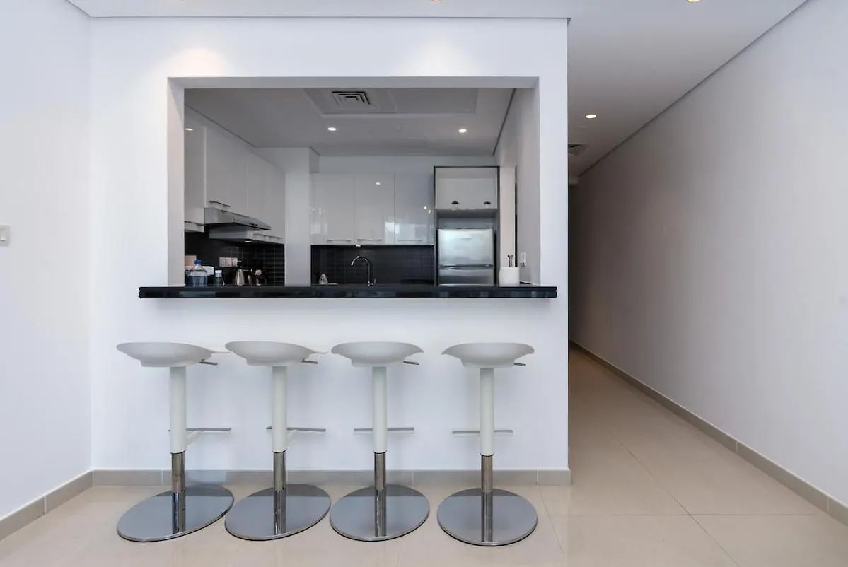 Silverene Tower - One Bedroom By Home Of Choice Dubai Apartment