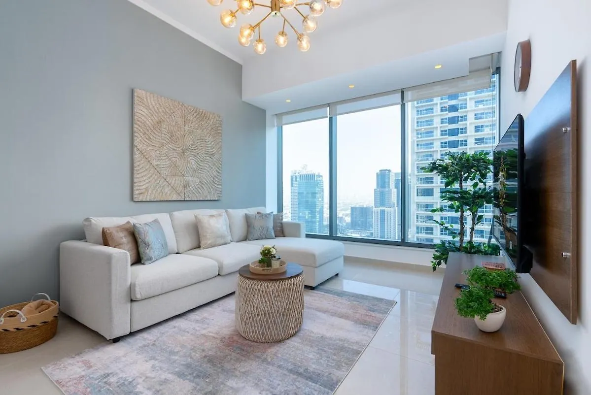 Silverene Tower - One Bedroom By Home Of Choice Dubai Apartment