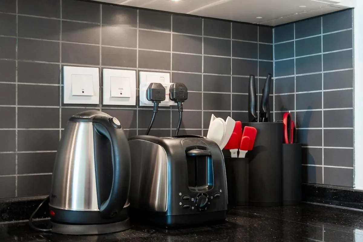 Silverene Tower - One Bedroom By Home Of Choice Dubaj Apartman